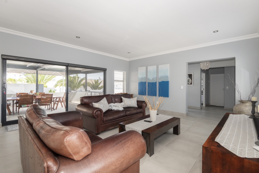 4 Bedroom Property for Sale in Myburgh Park Western Cape